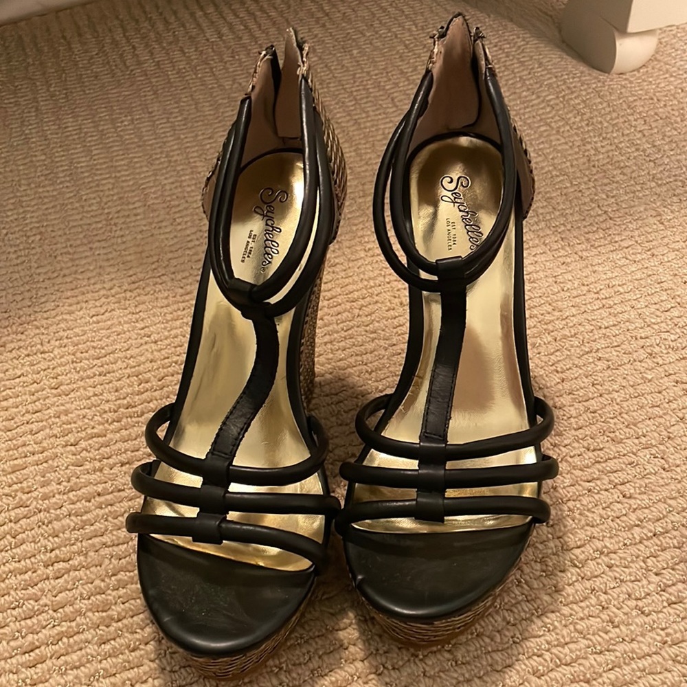 Gorgeous Black and Tan Wedges Size 9